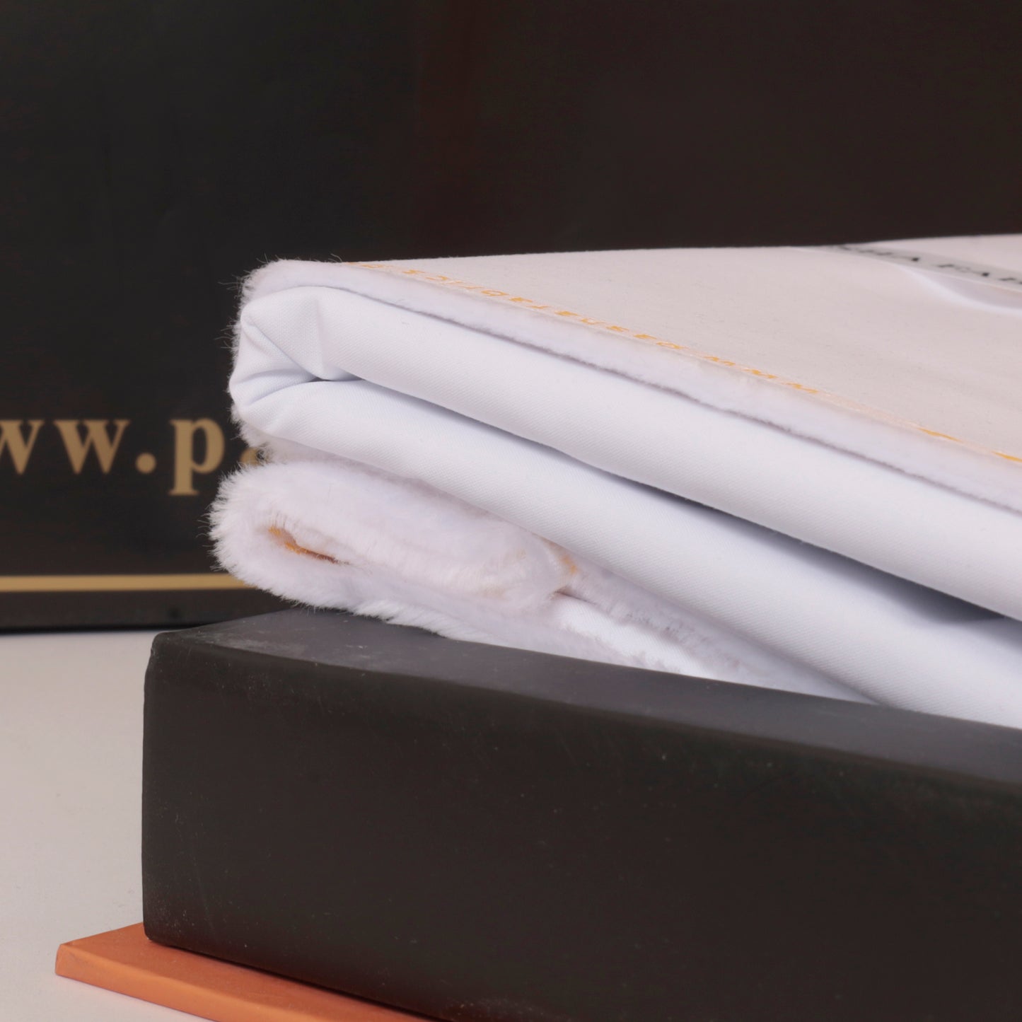 Royal – Cotton (Semi soft finish)